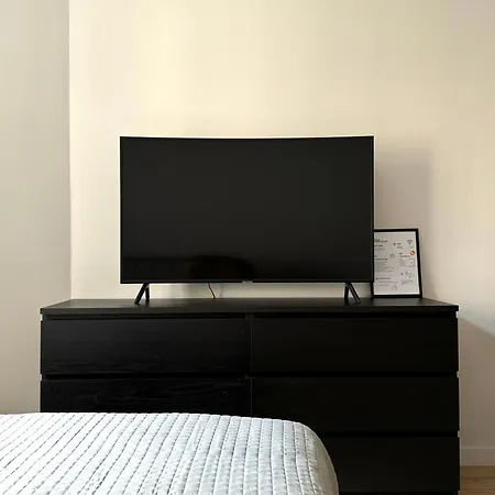 Modern In Center *